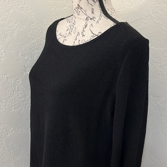 Travel Elegance Long Sleeve Black Top.
Size Large - Picture 5 of 15
